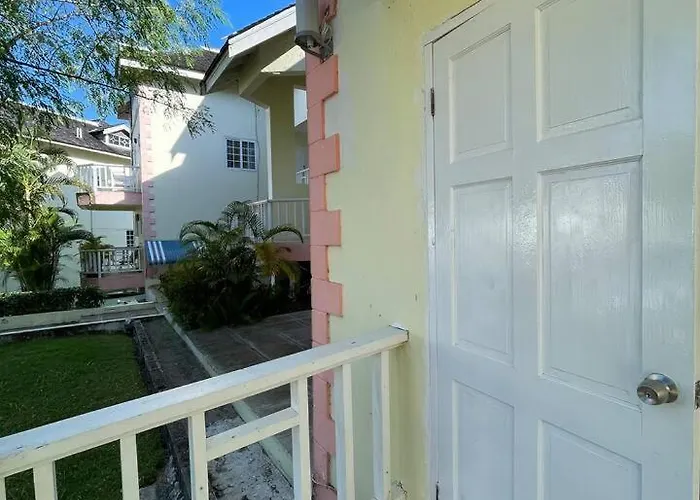 Mahri Cove 1br Pool / Wifi • Apartamento Ocho Ríos